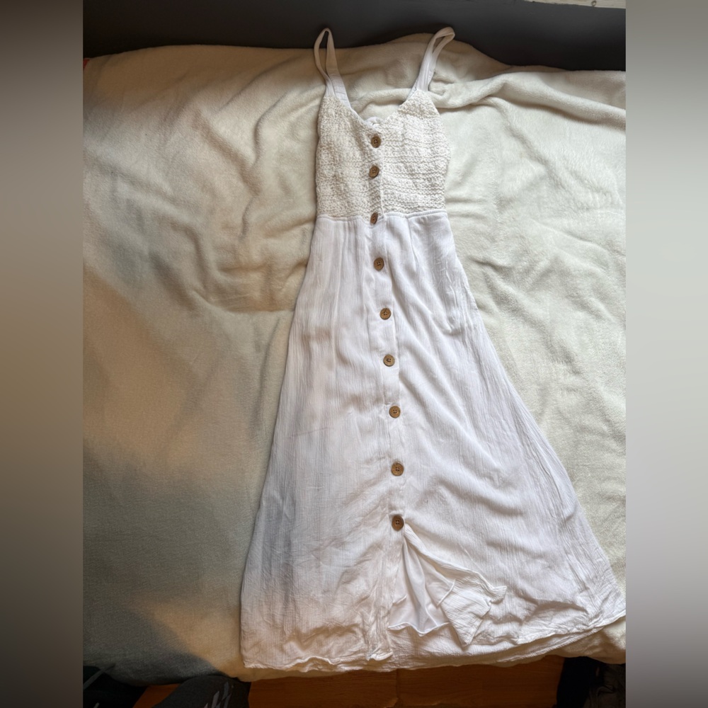 Jessica Simpson White dress